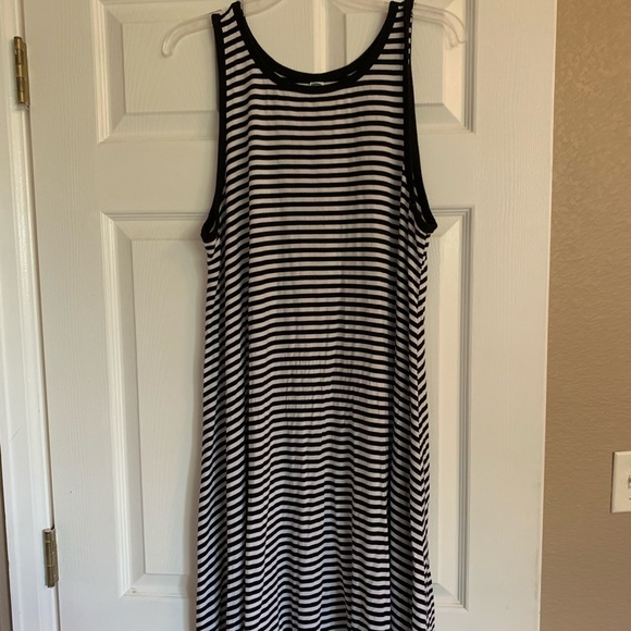 Black/white striped sleeveless A-line dress - Picture 1 of 1